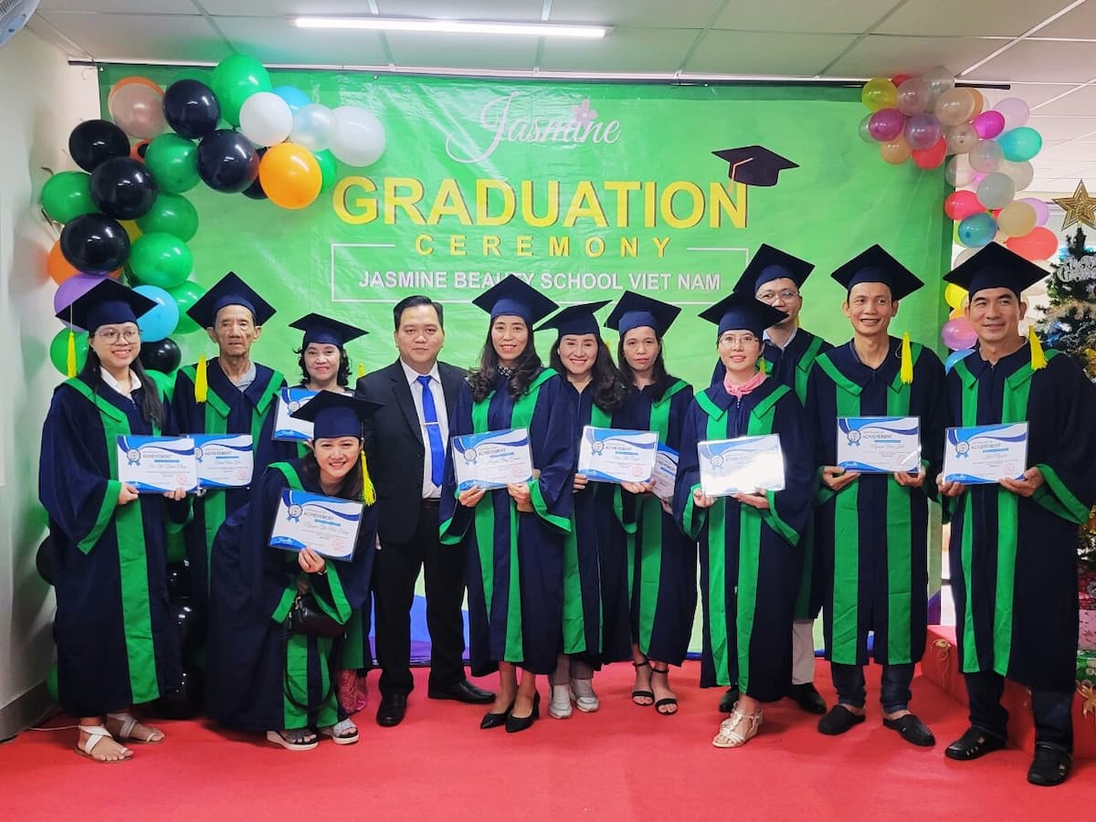 Lễ tốt nghiệp khóa học chăm sóc da quốc tế tại Jasmine Beauty School Việt Nam
