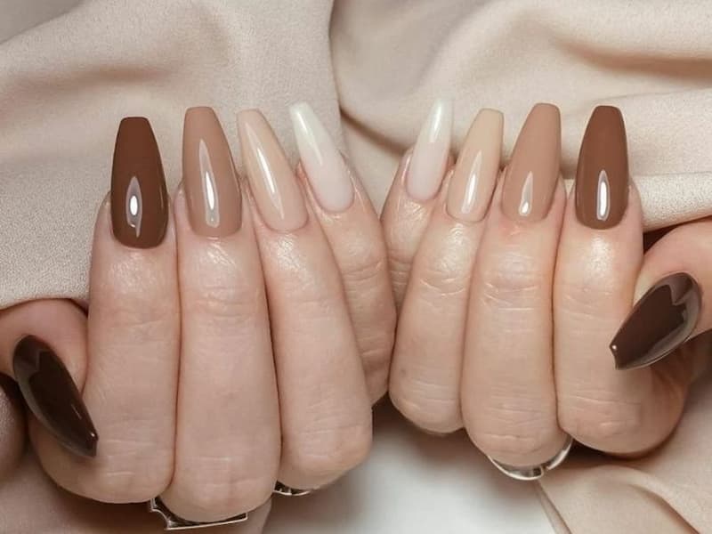 Mẫu đắp bột móng tay tone nude đơn giản – Phối màu tự nhiên, phù hợp mọi tông da