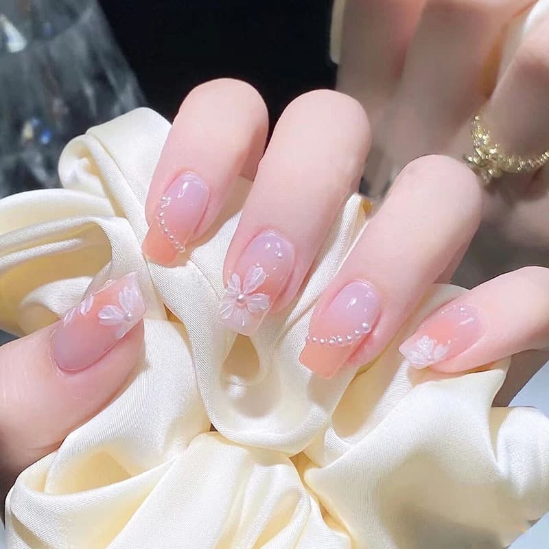Mẫu đắp bột cô dâu đính ngọc trai – Thiết kế hoa nổi 3D nhẹ nhàng, phù hợp ngày cưới