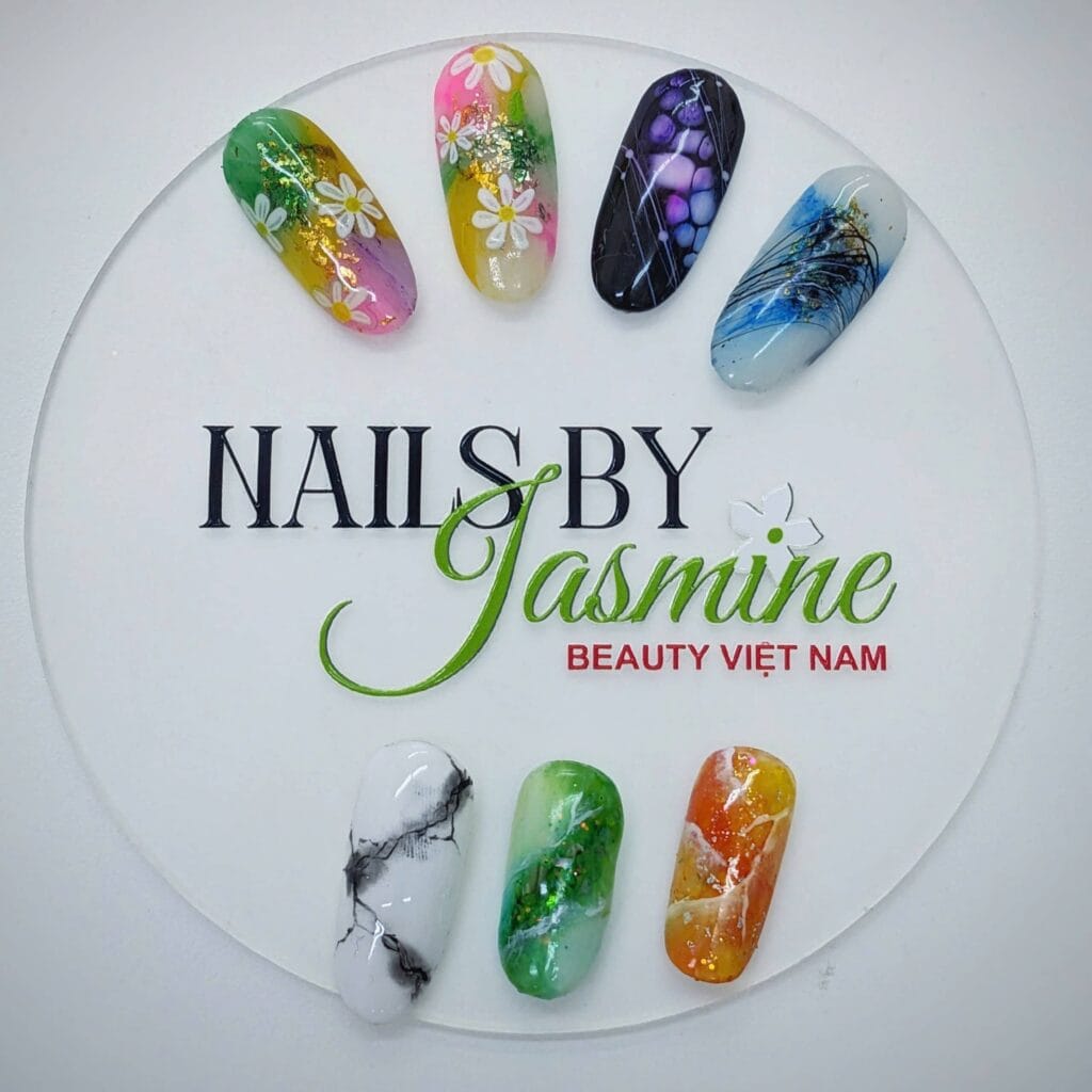 Sản phẩm nail học viên jasmine – kỹ thuật loang gel và vẽ hoa