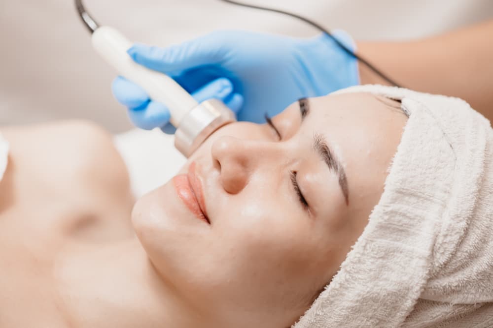 Điều kiện để lấy bằng chăm sóc da tại Alabama (Facials)