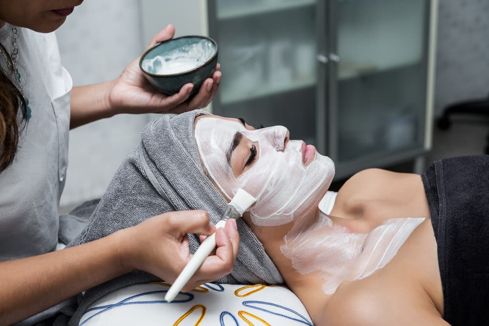 Điều kiện để lấy bằng chăm sóc da tại Minnesota (Facials)