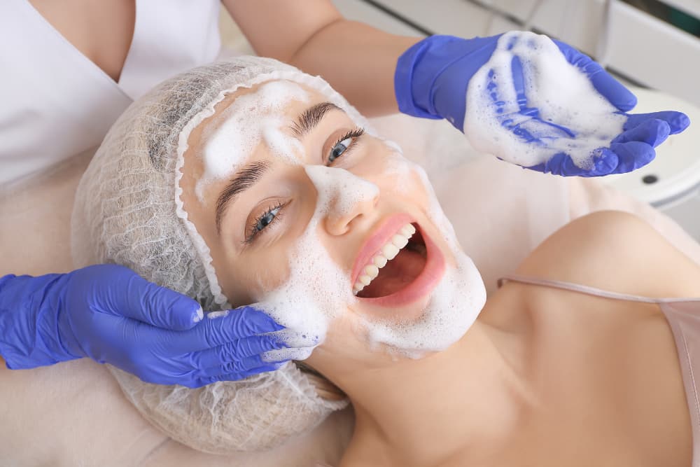 Điều kiện để lấy bằng chăm sóc da tại New York (Facials)