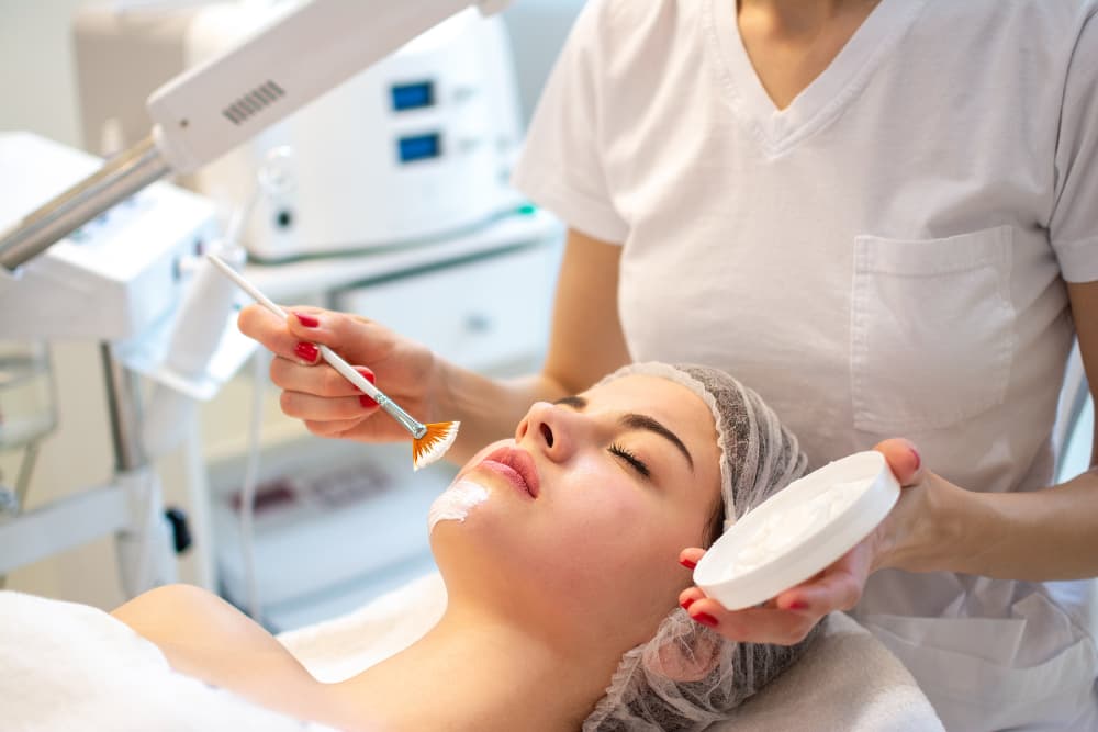 Điều kiện để lấy bằng chăm sóc da tại Oklahoma (Facials)