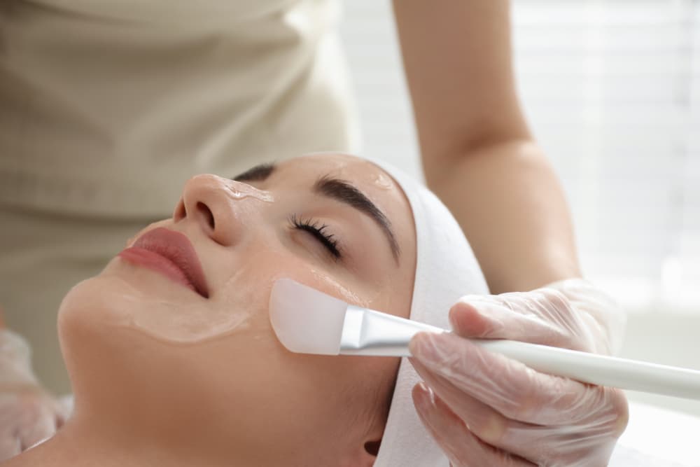 Điều kiện để lấy bằng chăm sóc da tại South Dakota (Facials)