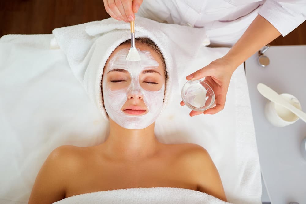 Điều kiện để lấy bằng chăm sóc da tại Virginia (Facials)