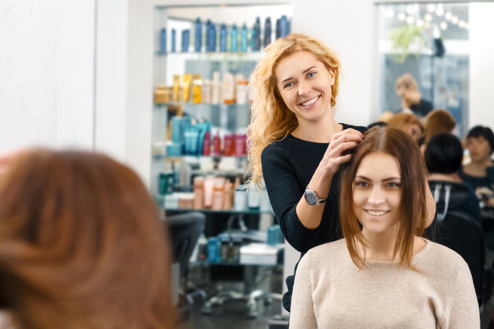 Điều kiện lấy bằng Cosmetology tại Washington