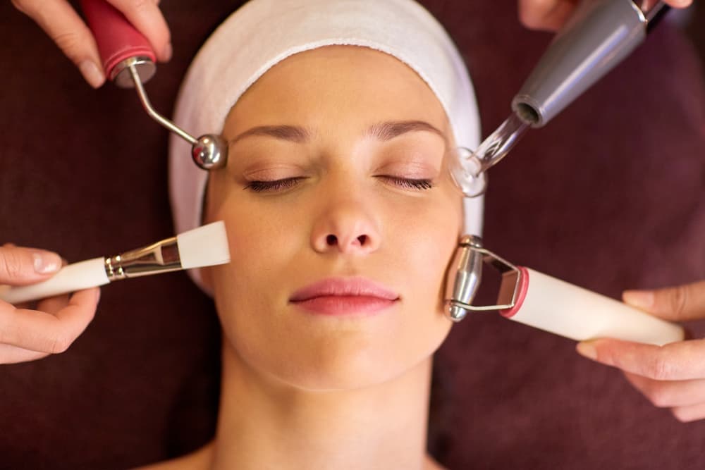 Điều kiện để lấy bằng chăm sóc da tại West Virginia (Facials)