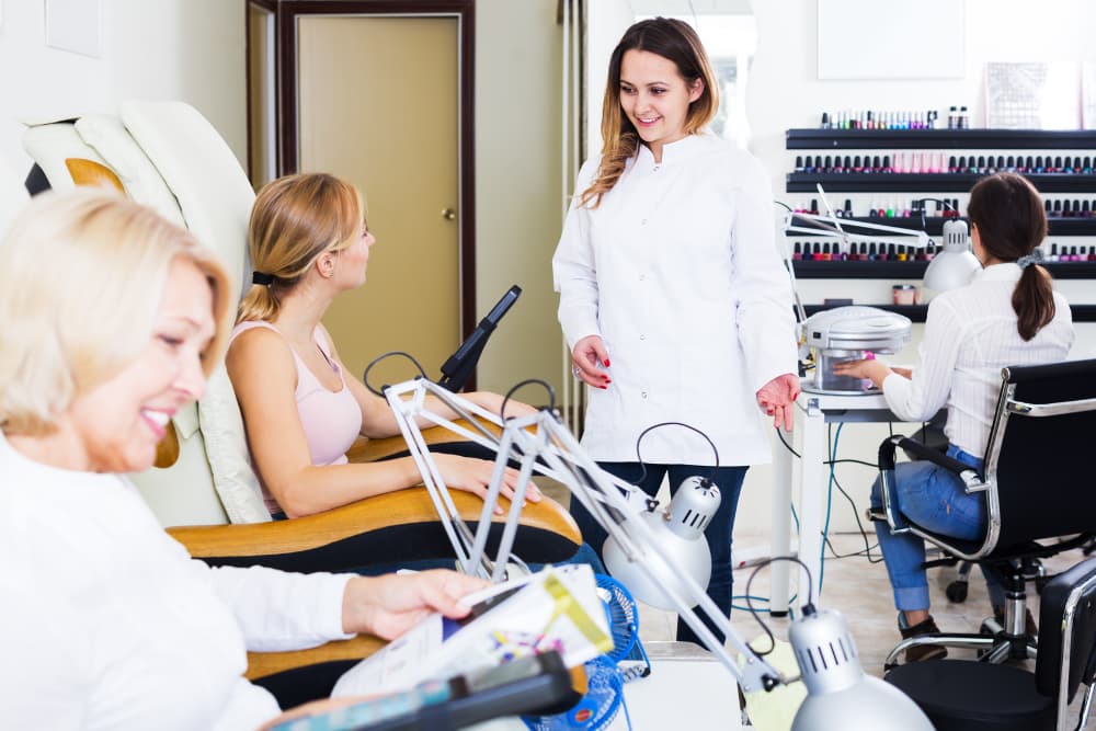 Điều kiện để thi lấy bằng nail tại Iowa