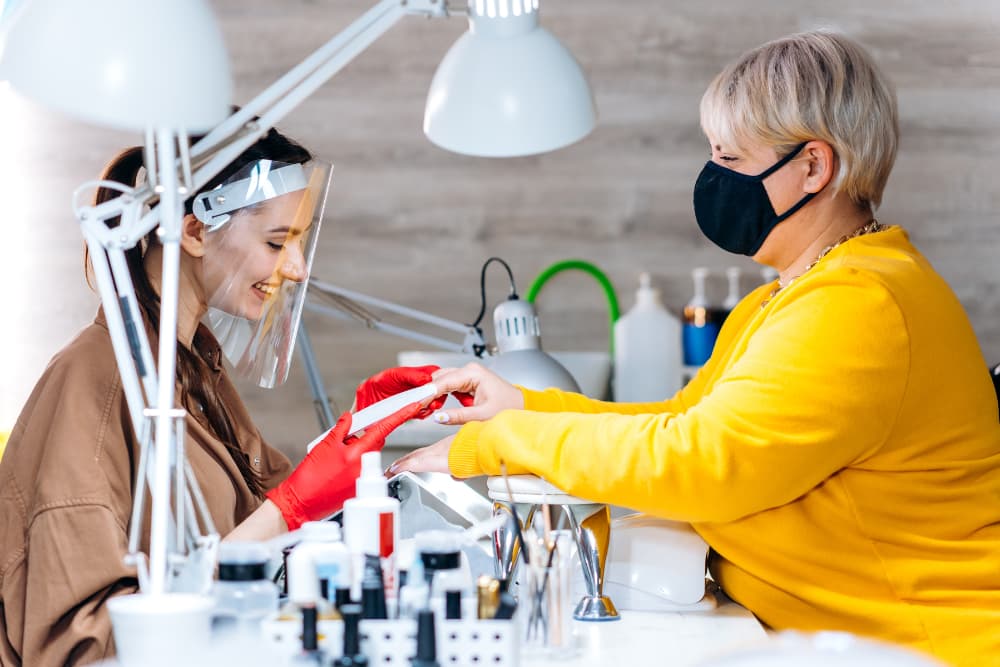 Điều kiện để thi lấy bằng nail tại Ohio