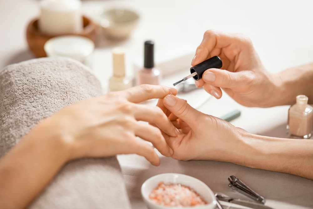 Điều kiện để thi lấy bằng nail tại Virginia
