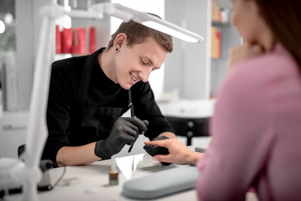 Điều kiện để lấy bằng nail tại Colorado