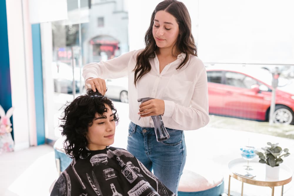 Điều kiện để lấy bằng tóc tại Oregon (Cosmetology)