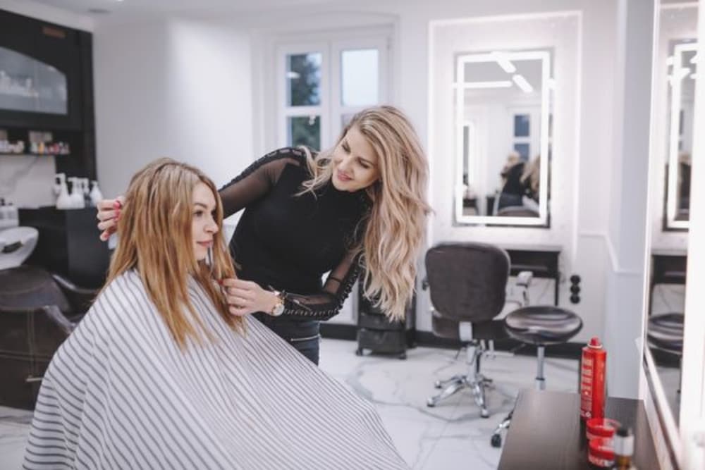 Điều kiện để lấy bằng tóc tại Wyoming (Cosmetology)