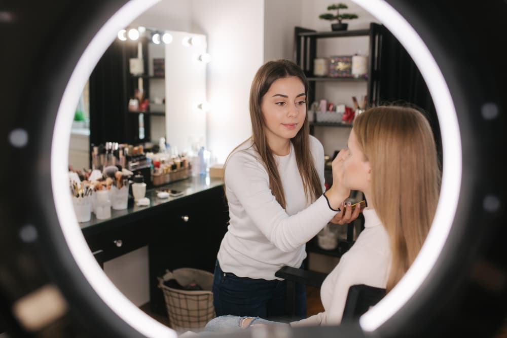 Điều kiện để lấy bằng chăm sóc da tại Wisconsin (Facials)