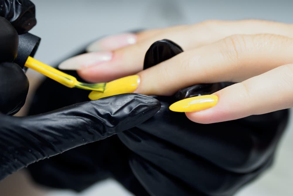 Điều kiện để thi lấy bằng nail tại Indiana