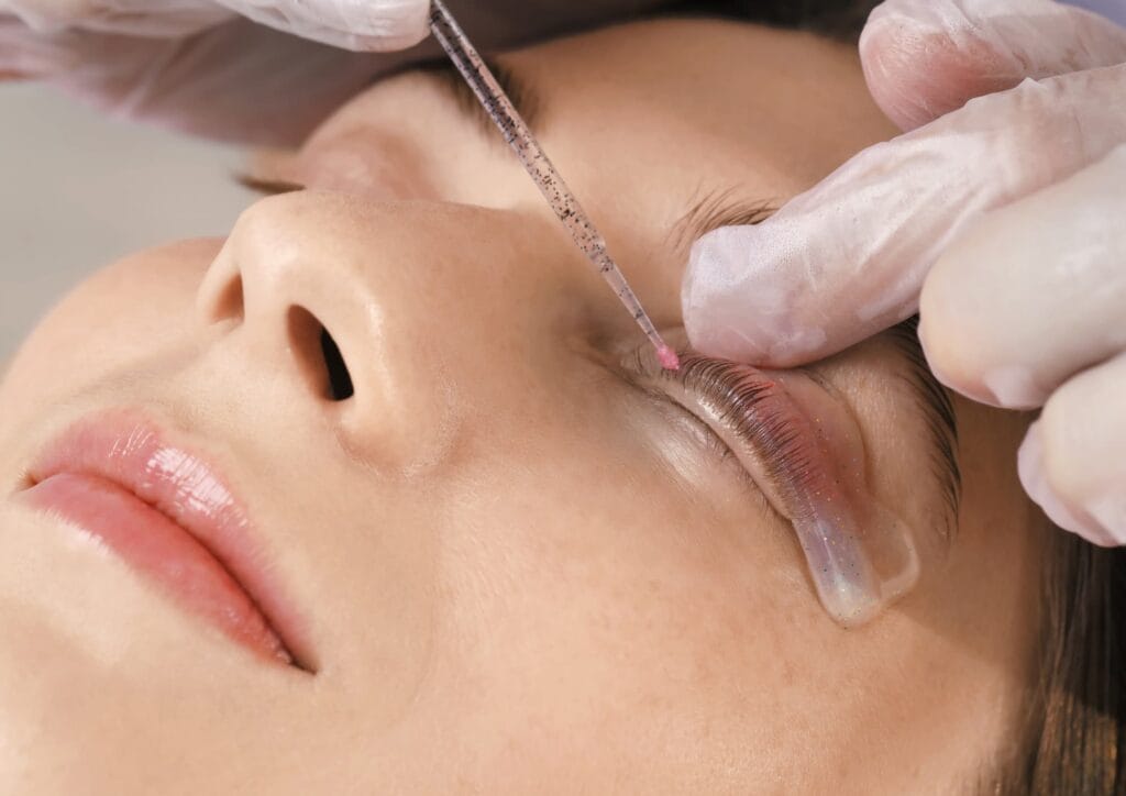 Khóa học uốn mi collagen tại Jasmine.