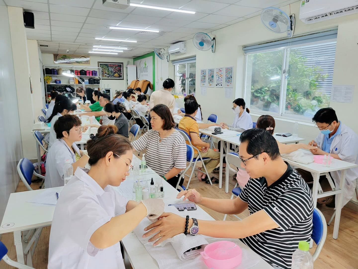 Jasmine Việt Nam - Trường đào tạo nghề thẩm mỹ cho người định cư nước ngoài