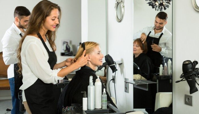 Nên Học Nghề Thẩm Mỹ Hay Học Nghề Cắt Tóc Nam?