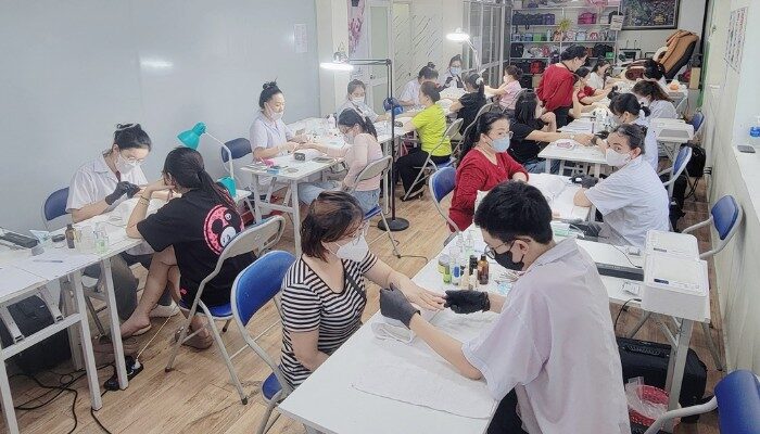 Jasmine chúc mừng học viên Trần Thị Thanh Nhàn đã thi đậu bằng Nail California