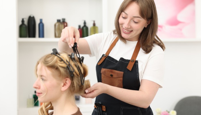 Kỹ thuật cắt - thiết kế và xử lý hóa chất trong dịch vụ tóc